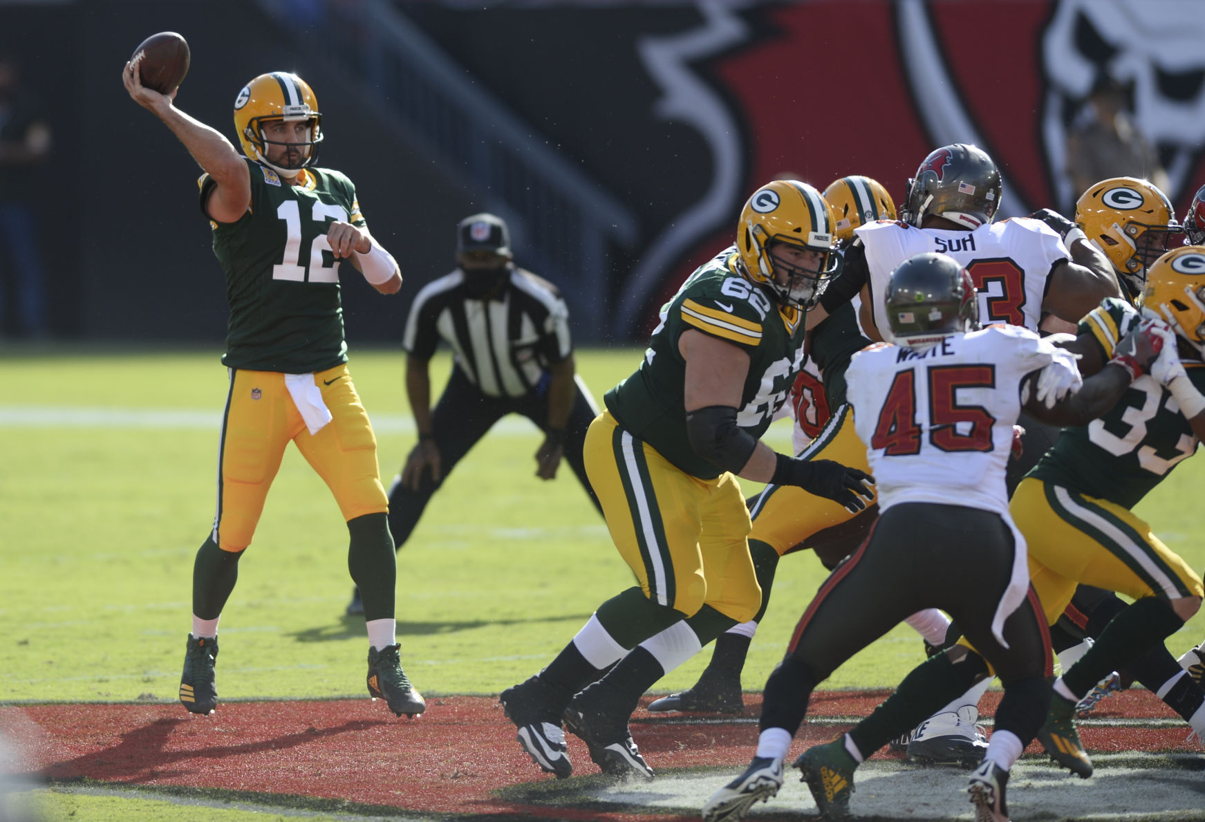 Buccaneers 38, Packers 10